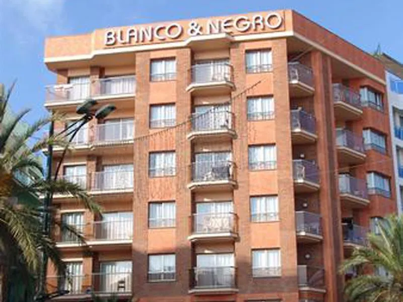 Blanco Y Negro Apartments Lloret de Mar Spanje