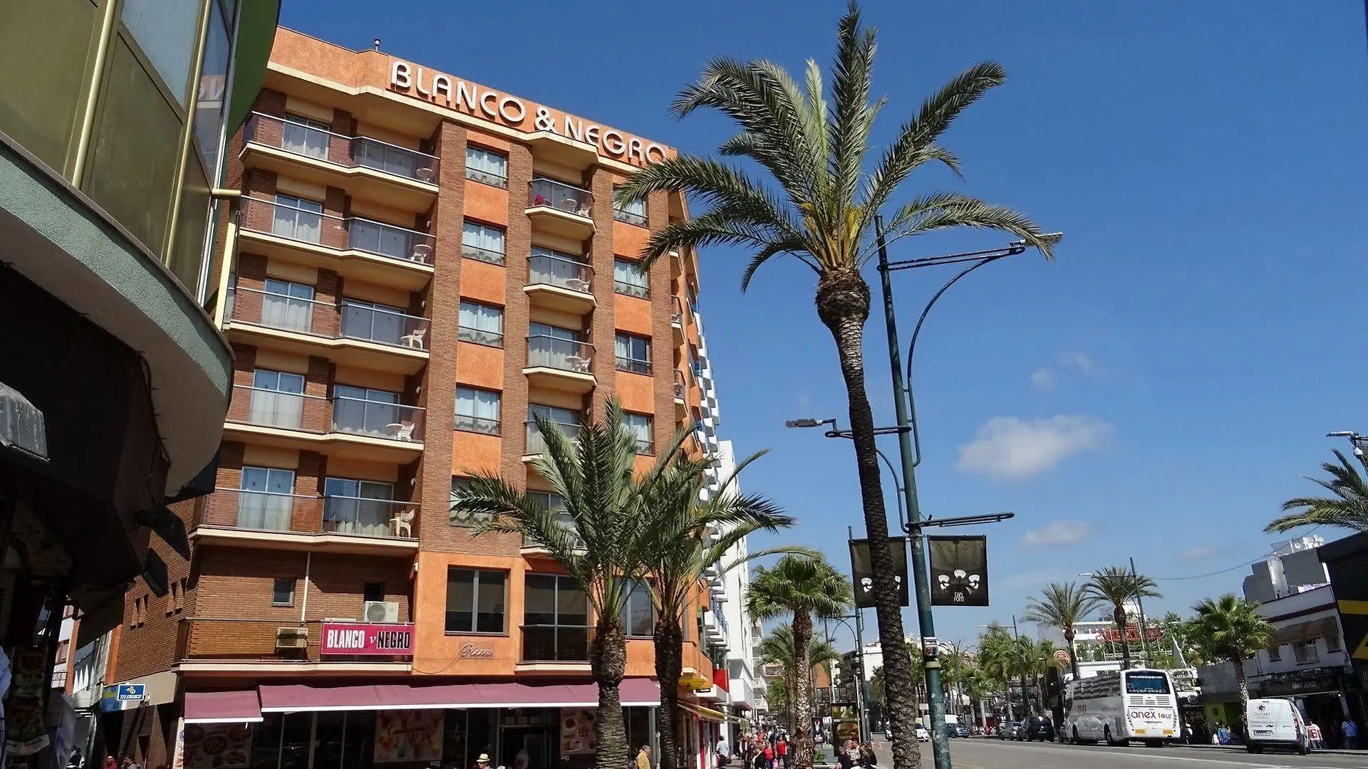 Blanco Y Negro Apartments Lloret de Mar 0*,