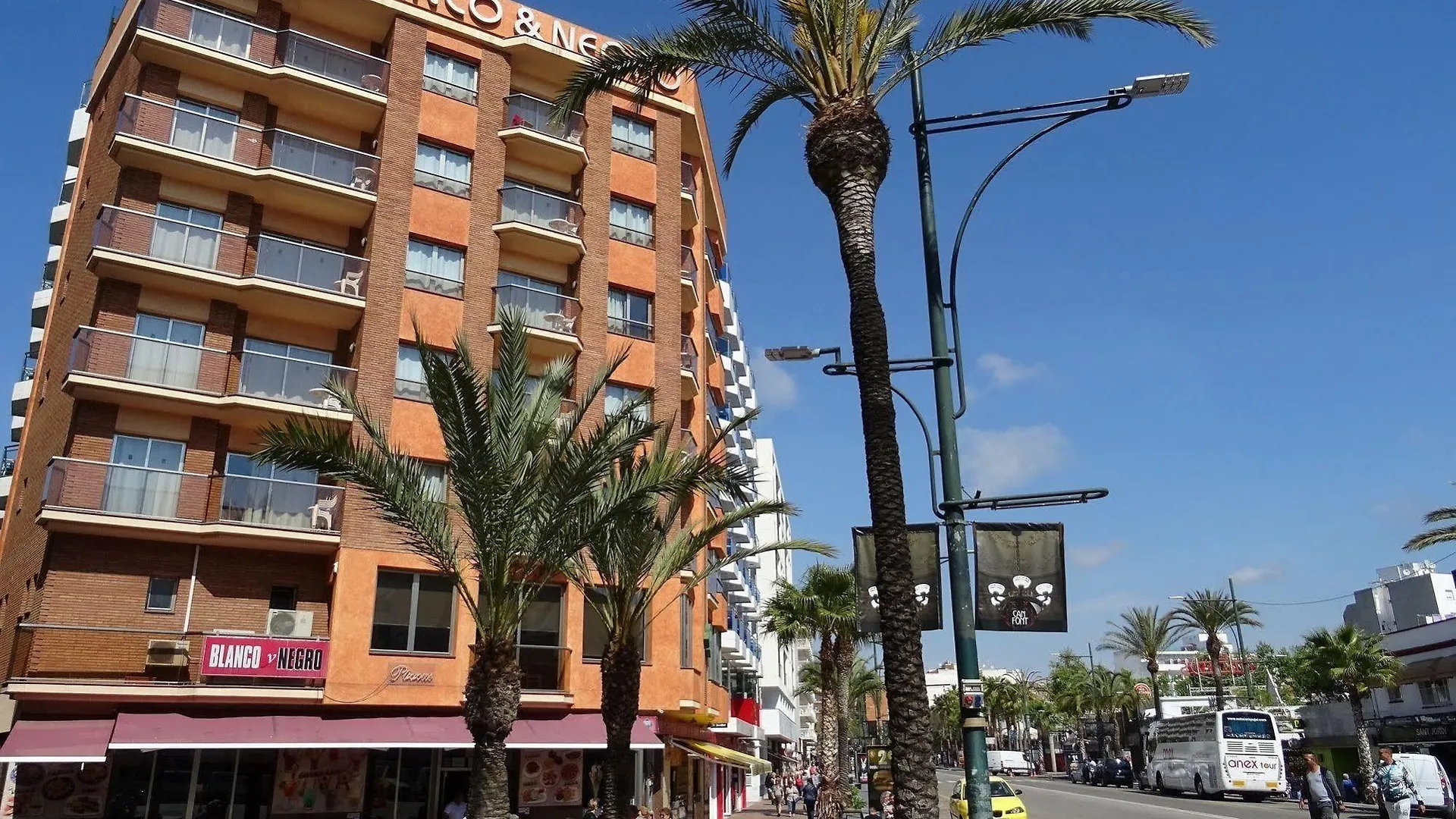 Blanco Y Negro Apartments Lloret de Mar
